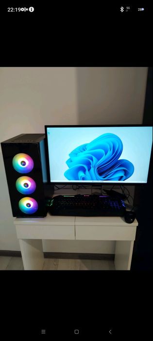 Продавам настолен компютър без монитор