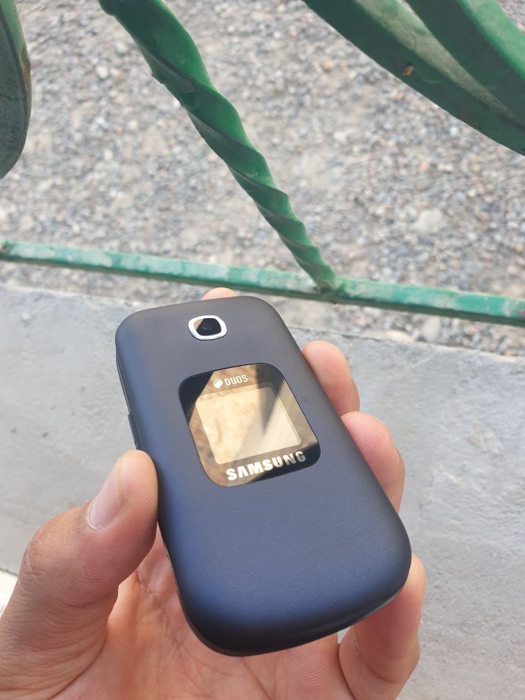 Samsung Gusto 3 ideal xolatda