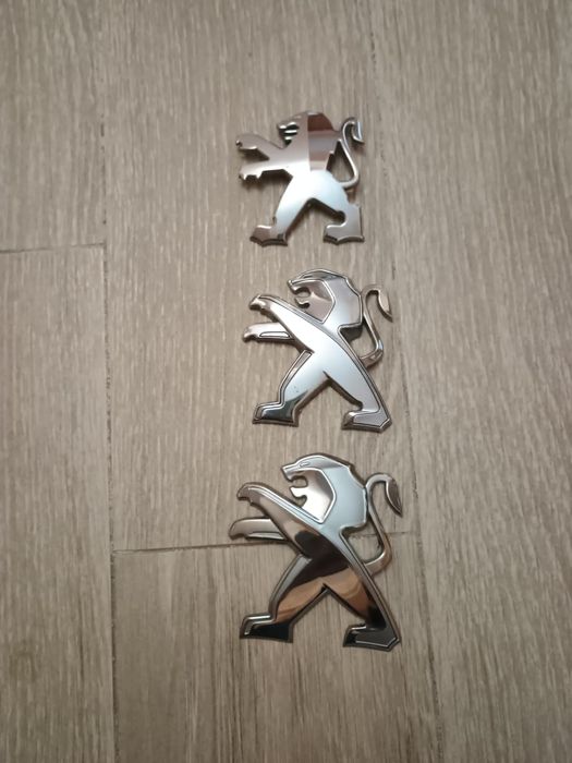 Emblema Peugeot .