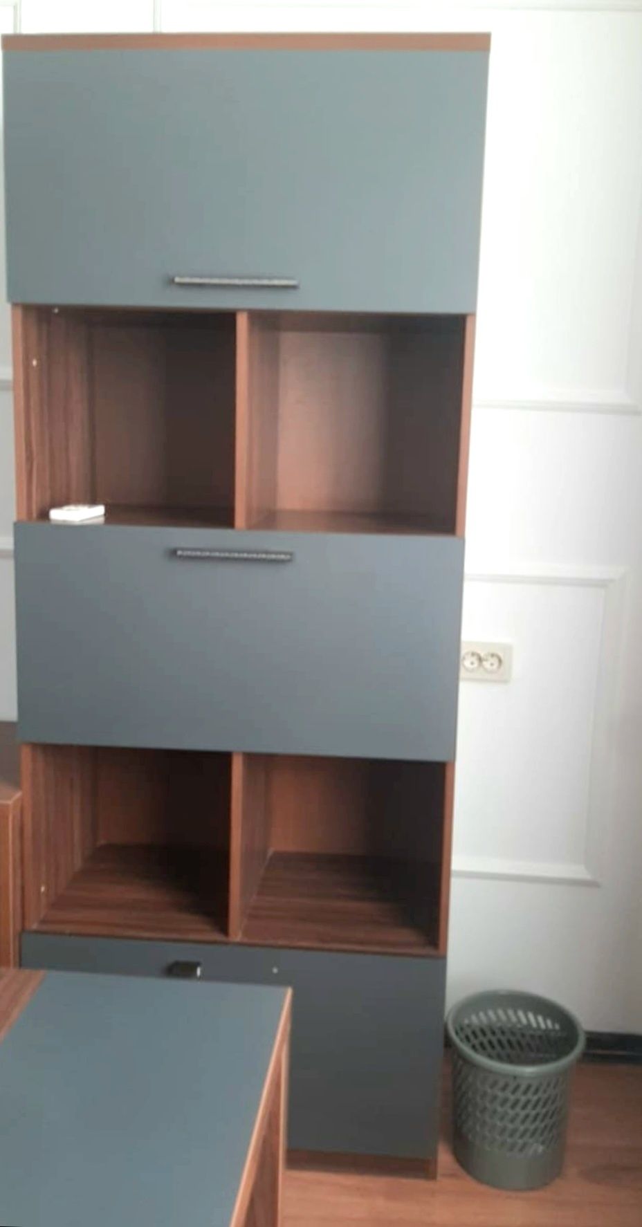 Продам парты и другую офисную мебель