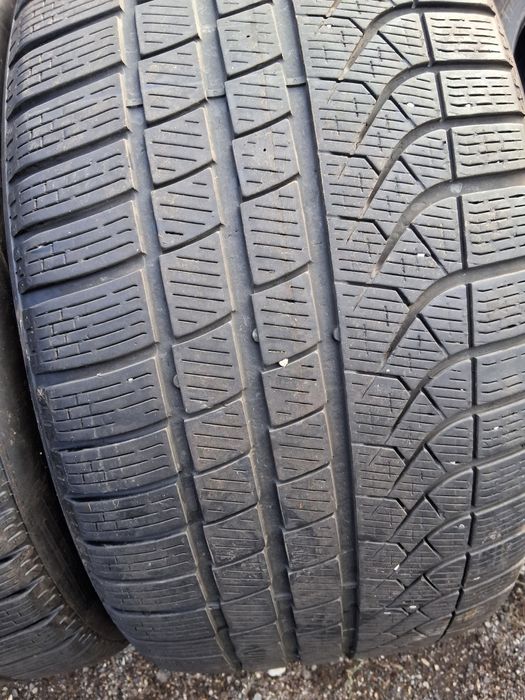 285 40 20 PIRELLI  2бр зимни дот 2022г