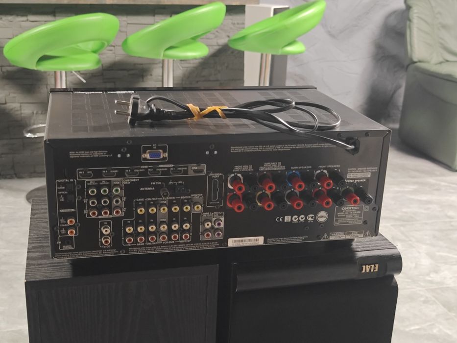 Vând AV  Receiver Onkyo TX SR 608