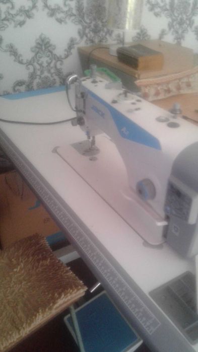 Машинка швейная джек4