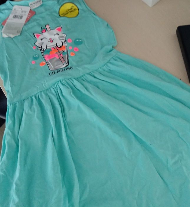 Продам новое платье для девочки 10 лет