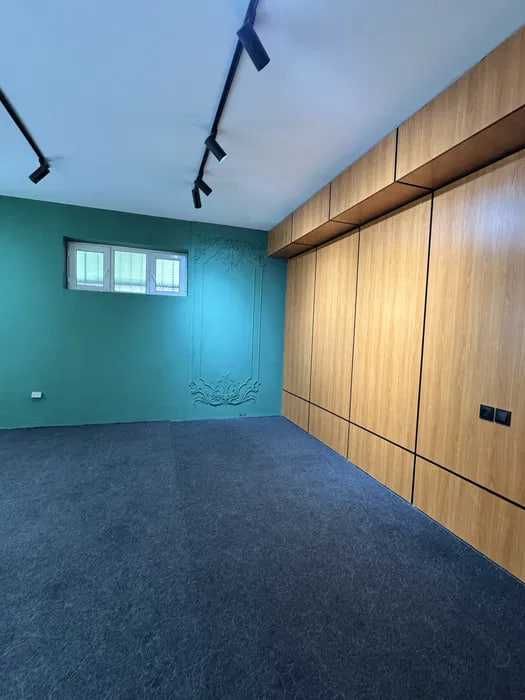 Продаётся  Цокольный этаж 129 м² Учтепа  23квартал Ор-р Корзинка