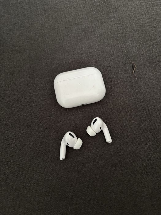 vand casti air pods originale