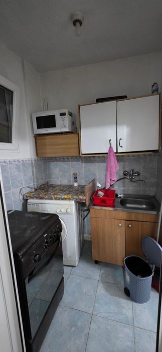 Închiriez garsoniera