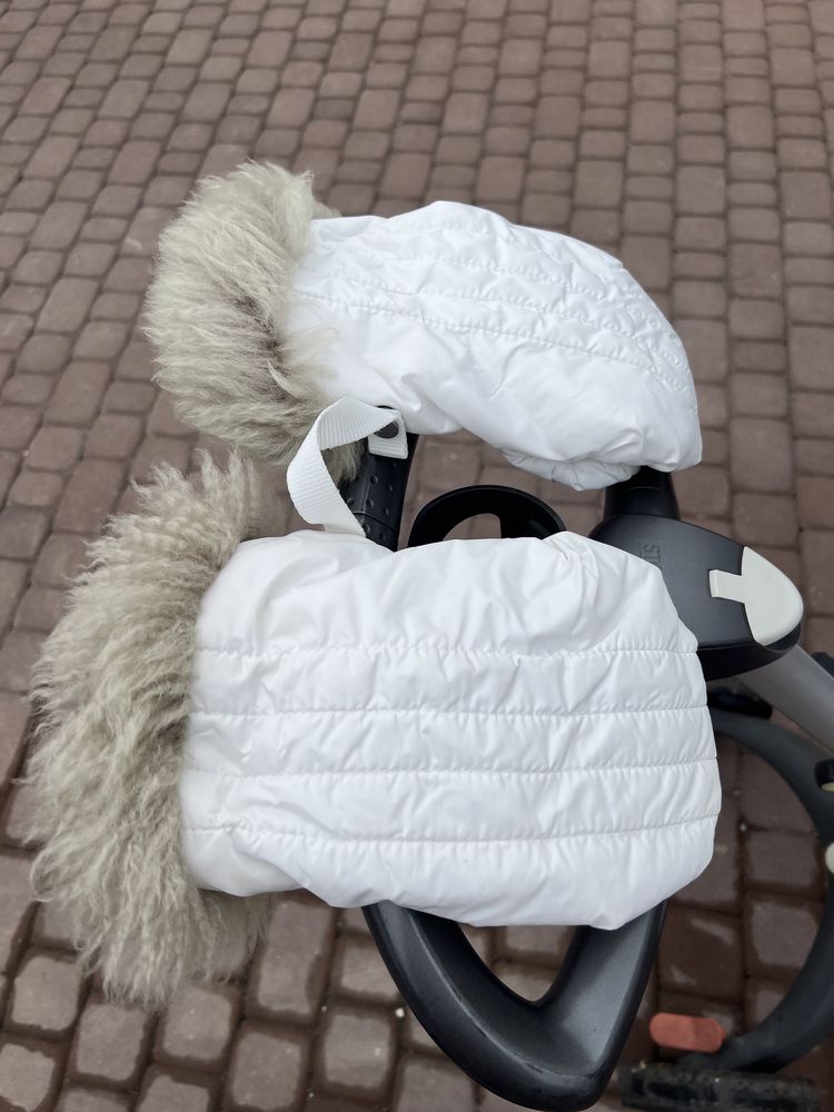 Stokke V5 детска количка Beige