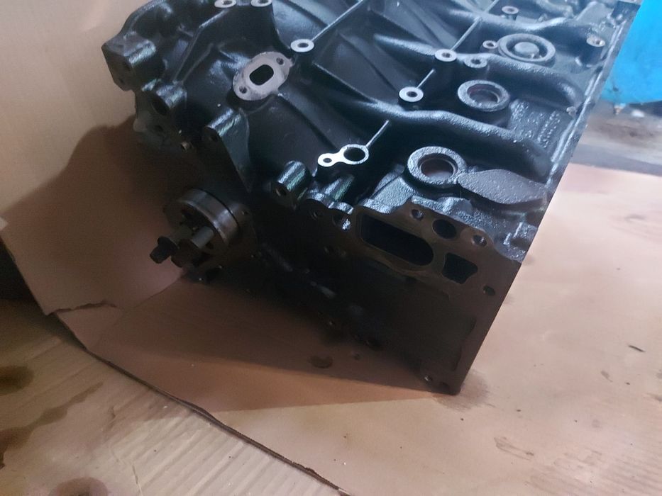 Vând motor OEM 651