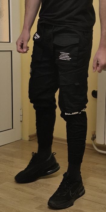 Яке ветровка и панталон М (нови)