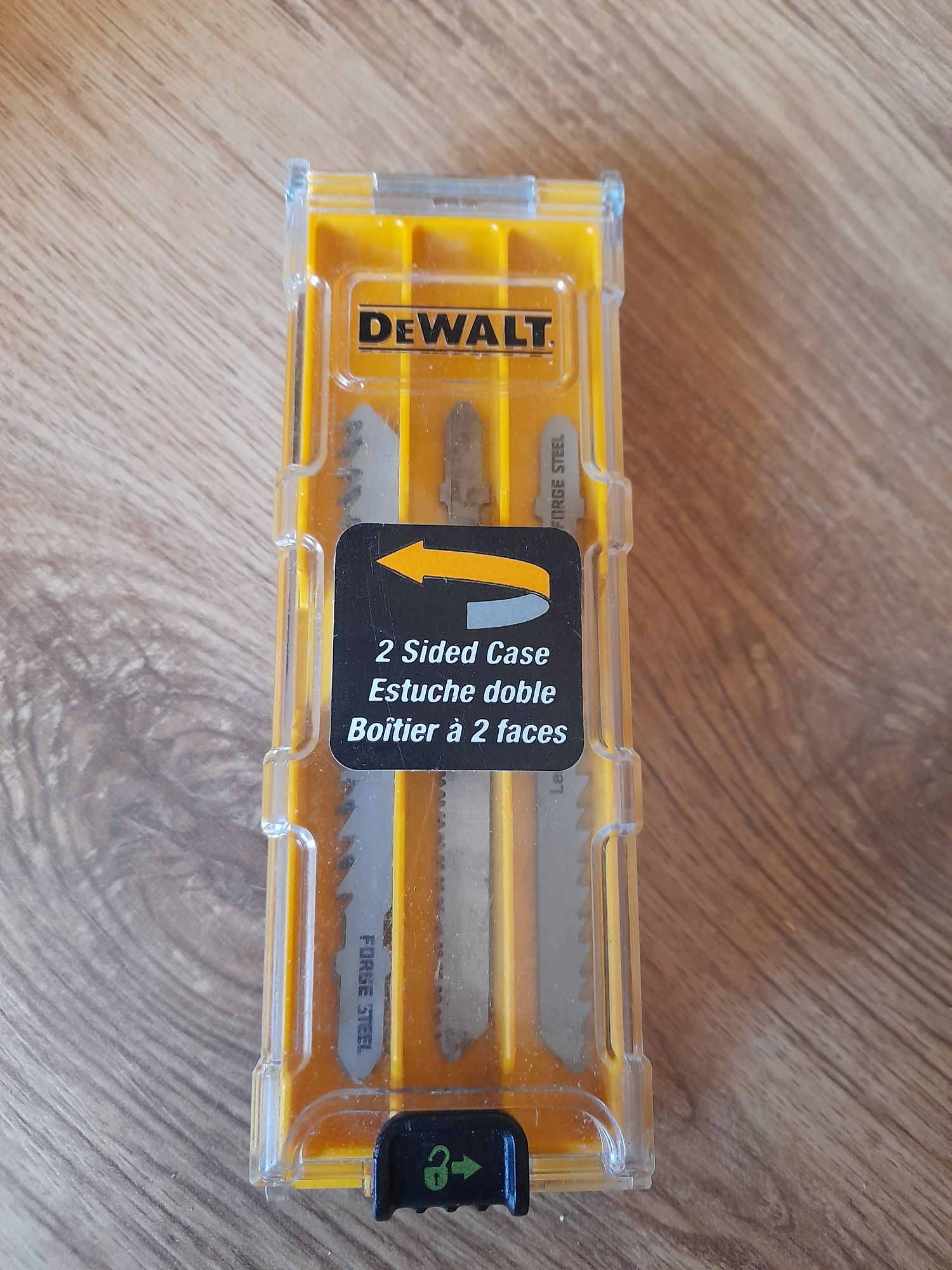 DEWALT DW331K-QS  Fierăstrău pendular