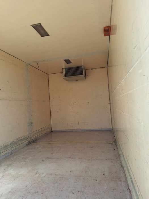 Vând nissan capstar frigorific 3.5t