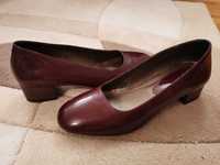 Елегантни обувки от естествена кожа на нисък ток