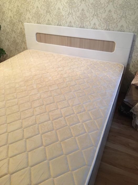 Двухспальная кровать