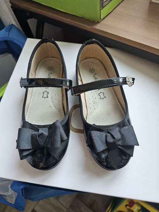 Pantofi negri, piele, marimea 31