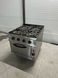 Aragaz profesional 4 ochiuri + cuptor linia 900