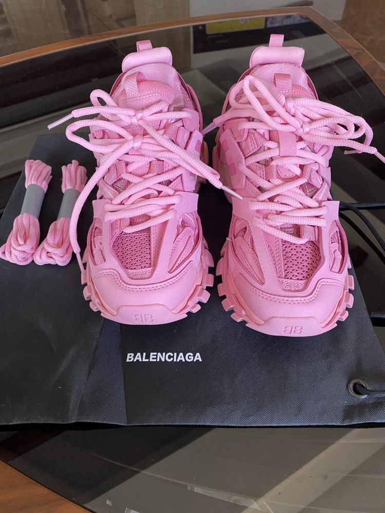 Balenciaga track