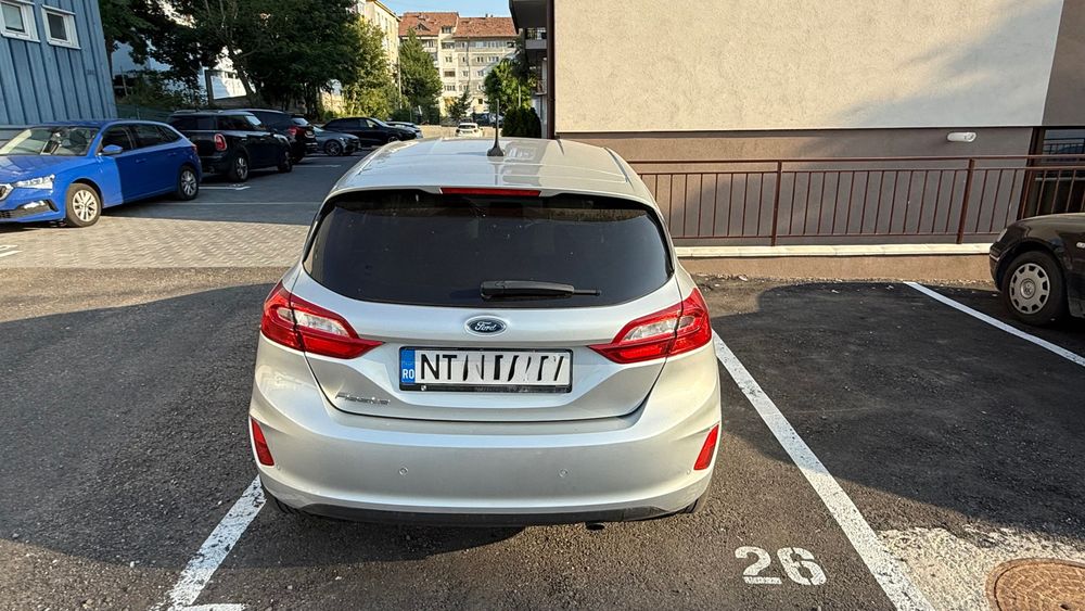 Vând Ford Fiesta