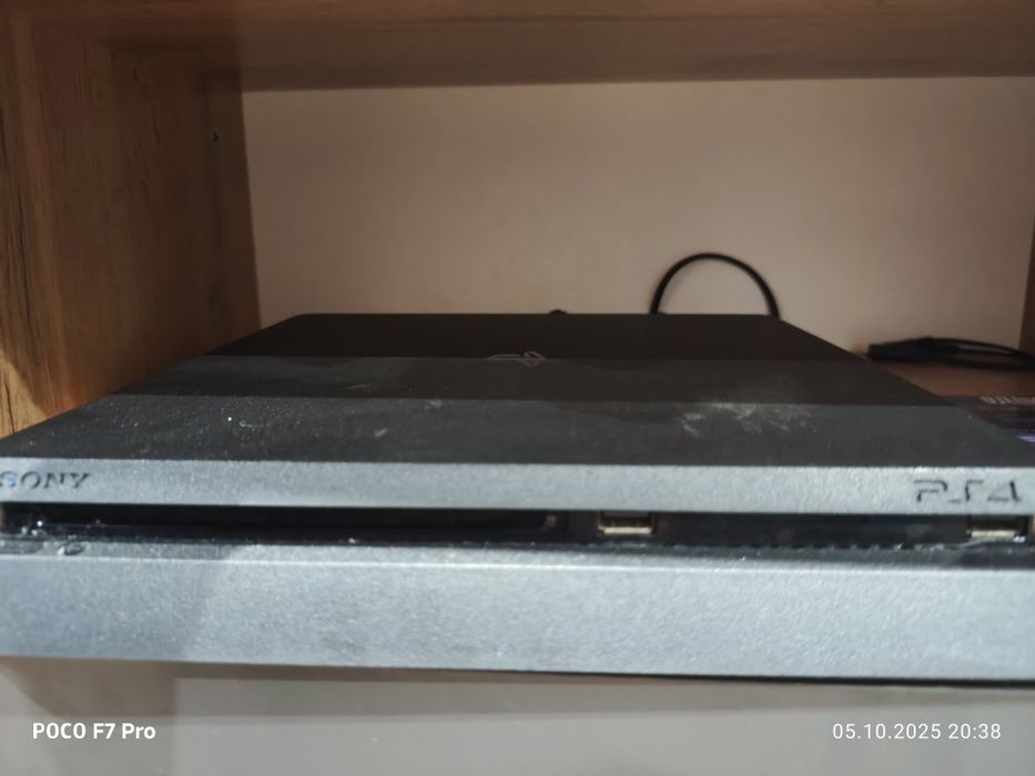 Продам пс 4 Слим 500гб +5 дисков  +2 джостика оригинальные