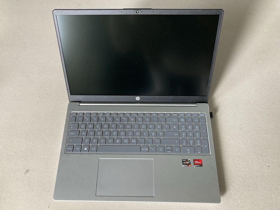 Laptop ultraportabil HP 15-fc009nq cu Ryzen 7 7730U, 15,6”, SSD 500GB
