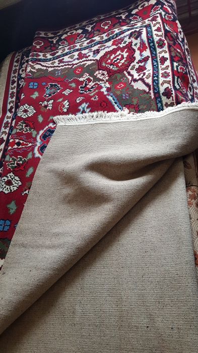 Covor persian nou și pastrat inconditi bune..
