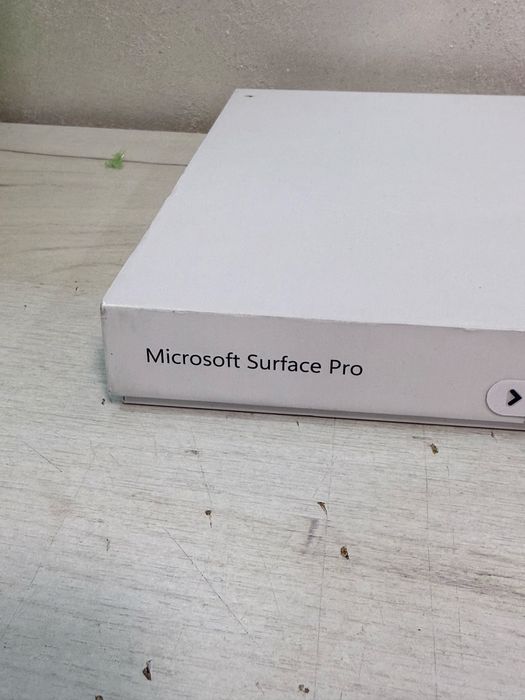 Microsoft Surface Pro Snapdragon X Plus 16/256gb sigilata !