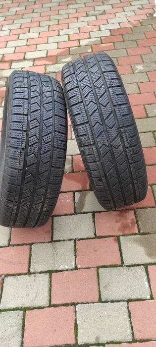 Vând set 2 cauciucuri iarna noi 215/65/R16 C