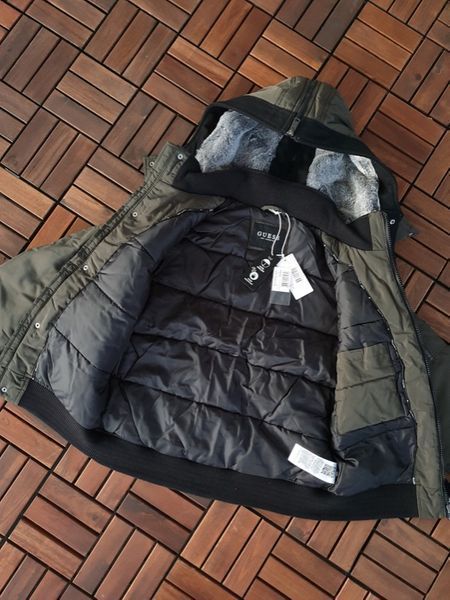 ПРОМО GUESS - L -оригинално  ветроустойчиво яке с качулка