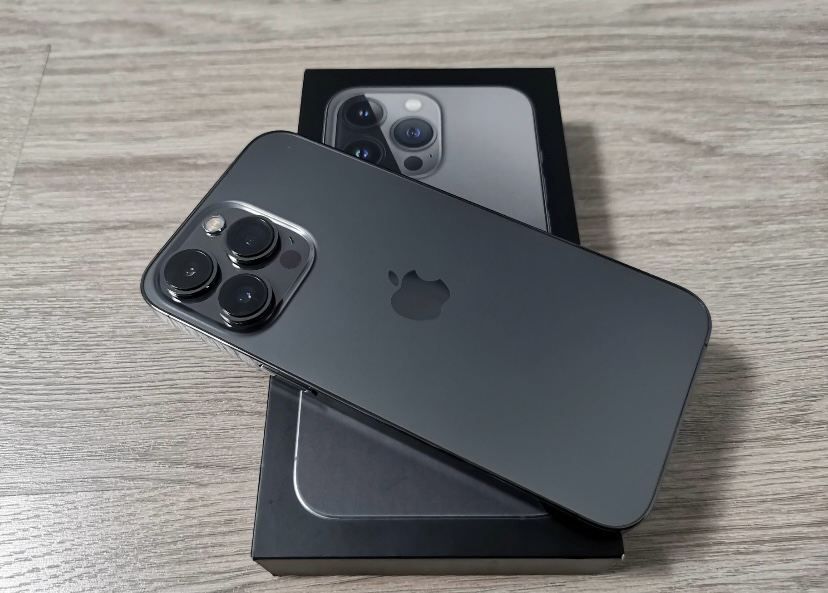 Vând / Schimb IPhone 13 Pro Black Titanium