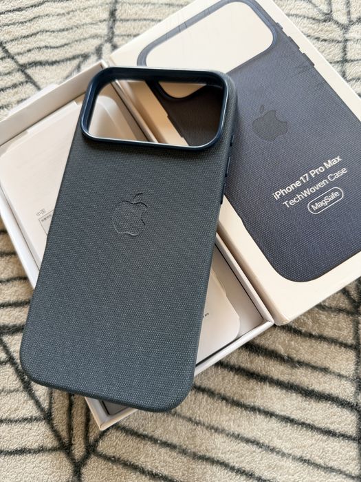 Iphone 17 pro max /Techwoven case