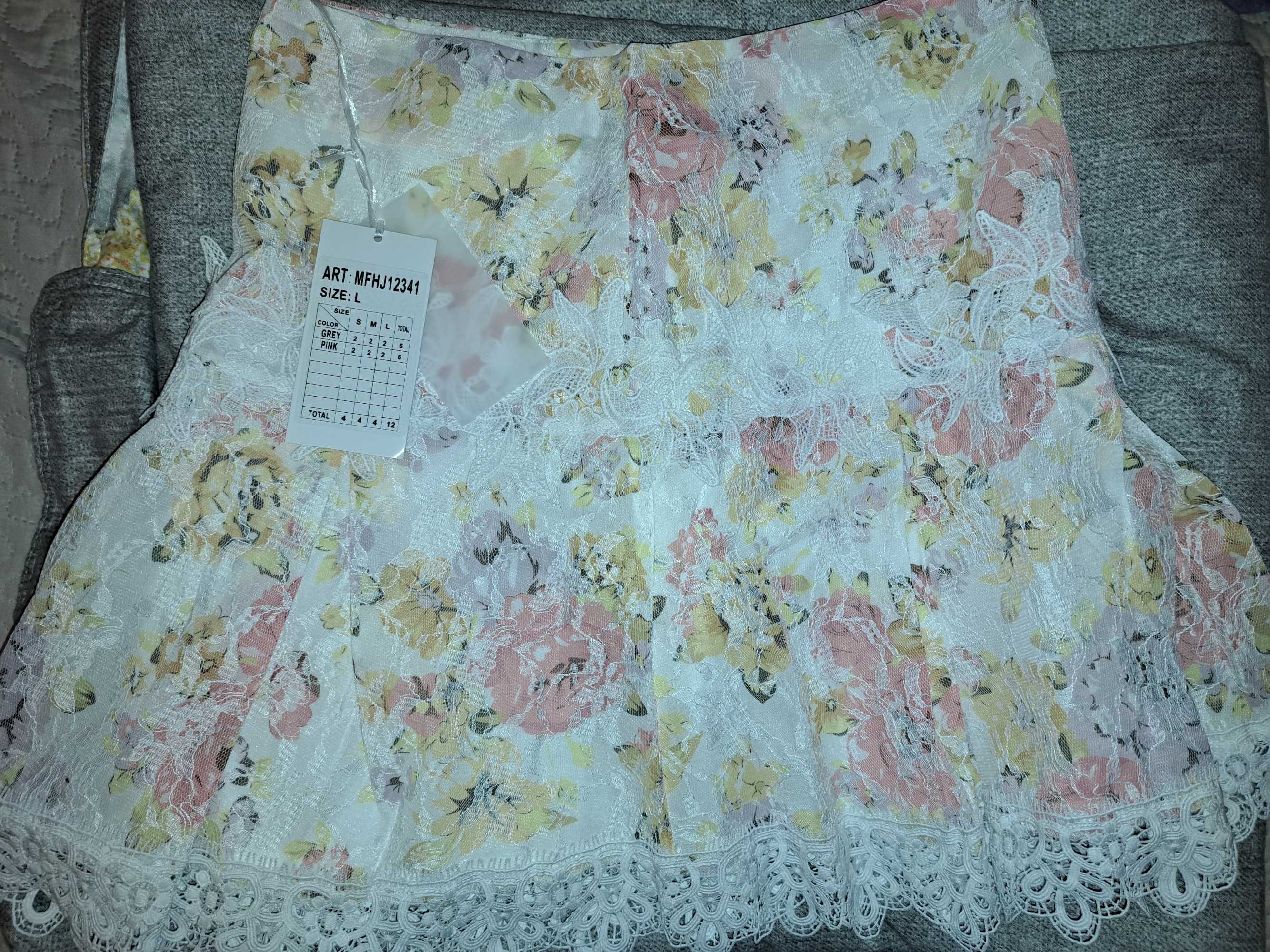 Set fusta si bluza cu dantela măsura L