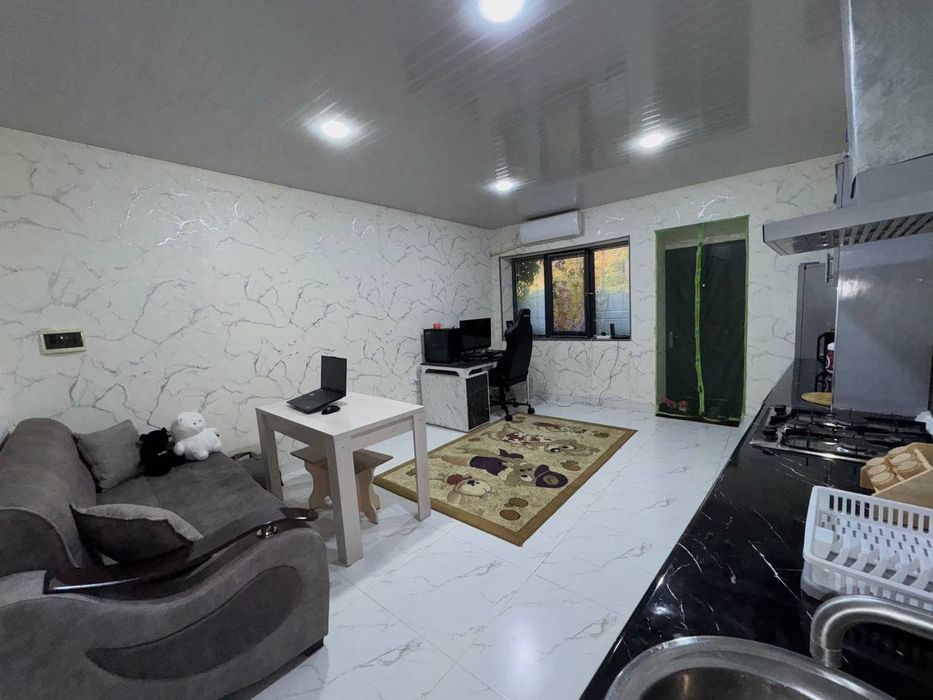 Дом срочно продам. Участок в Яшнабадский район рисовый окуй махалля