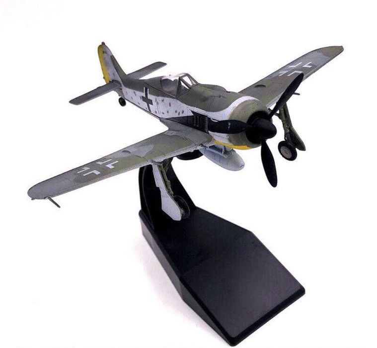 Macheta Avion metalic Focke Wulf FW-190A-8 scara 1:72