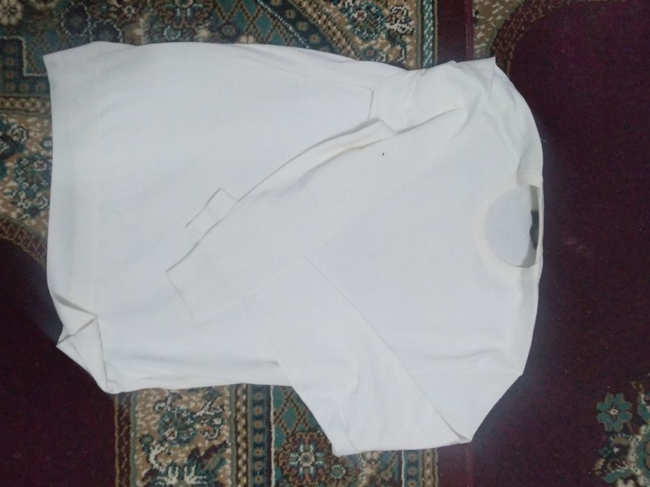 Тенниска с длинными рукавами. Новая