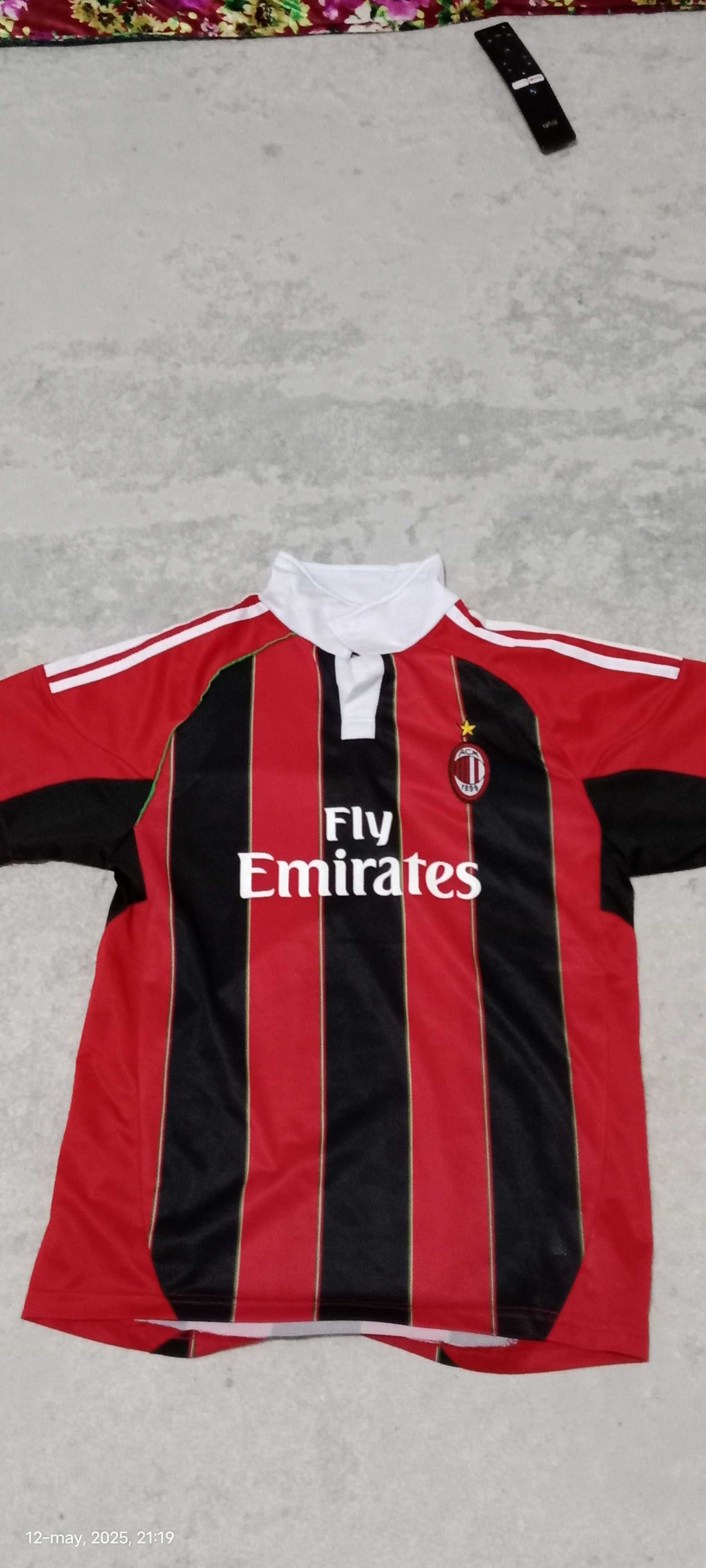 Milan retro formasi sotiladi!