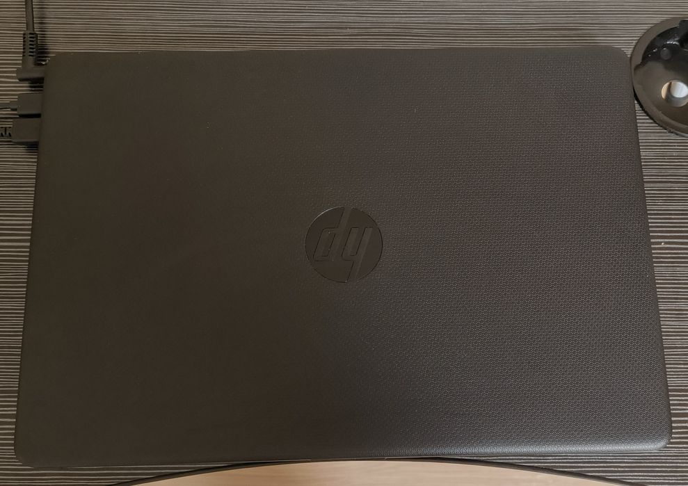 HP 15s Ryzen 5/16GB RAM/512GB SSD/+ подаръци (Logitech + Redragon)
