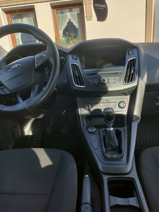 Vând Ford Focus.