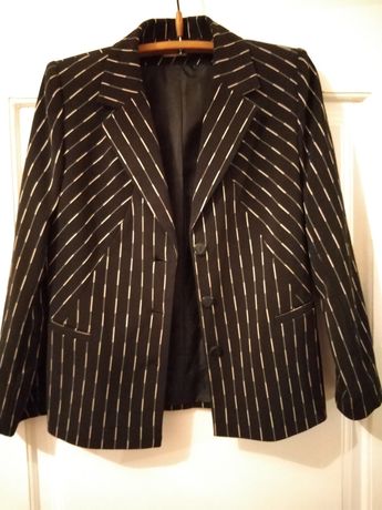 Женский пиджак, 44-46размер,приталенный,по спинке 63 см, с подкладом,