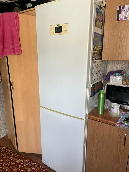 Продам Холодильник LG