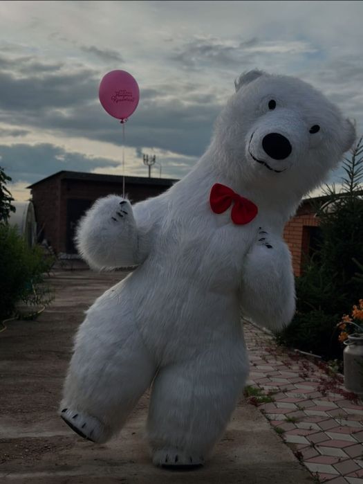 Профессиональные аниматоры на любые мерооприятие 
белая мишка