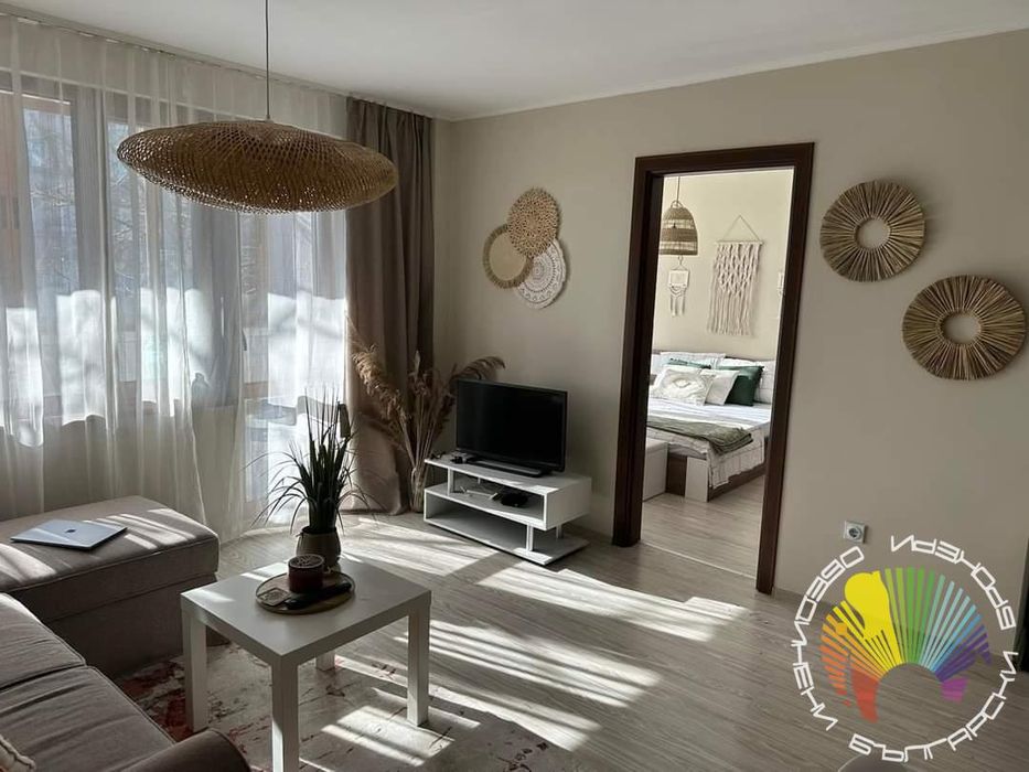 Дава се под наем Двустаен апартамент в Бургас, Център - 80 кв.м за 550 € - Снимка #4