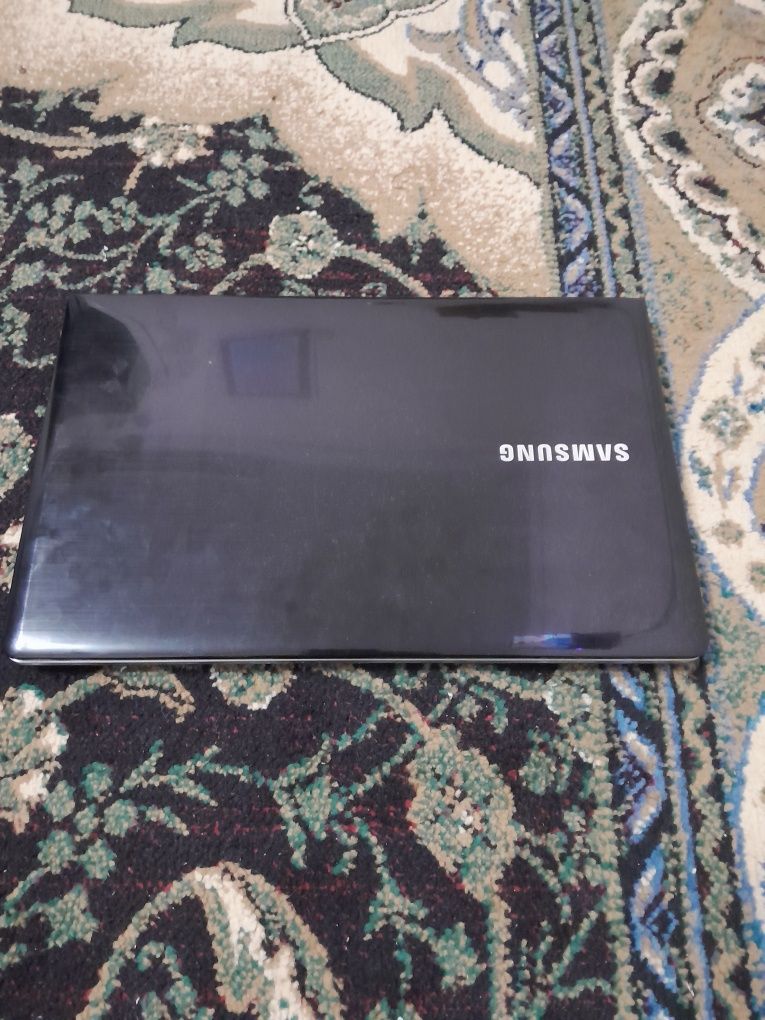 Samsung noutbuk windovsi 7 ishlashi zor