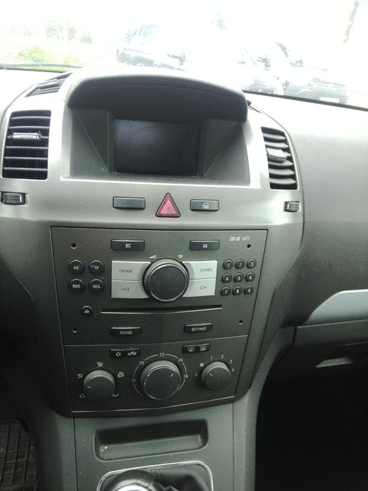 Vînd Opel Zafira