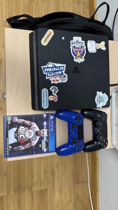 PlayStation 4 Slim