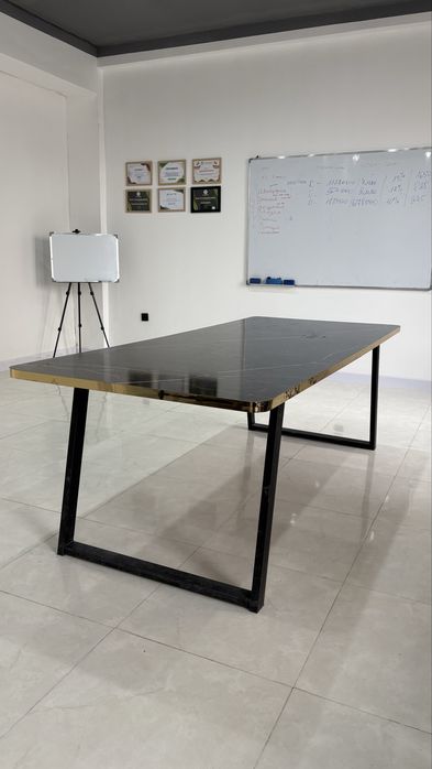 стол срочно продается 2метр