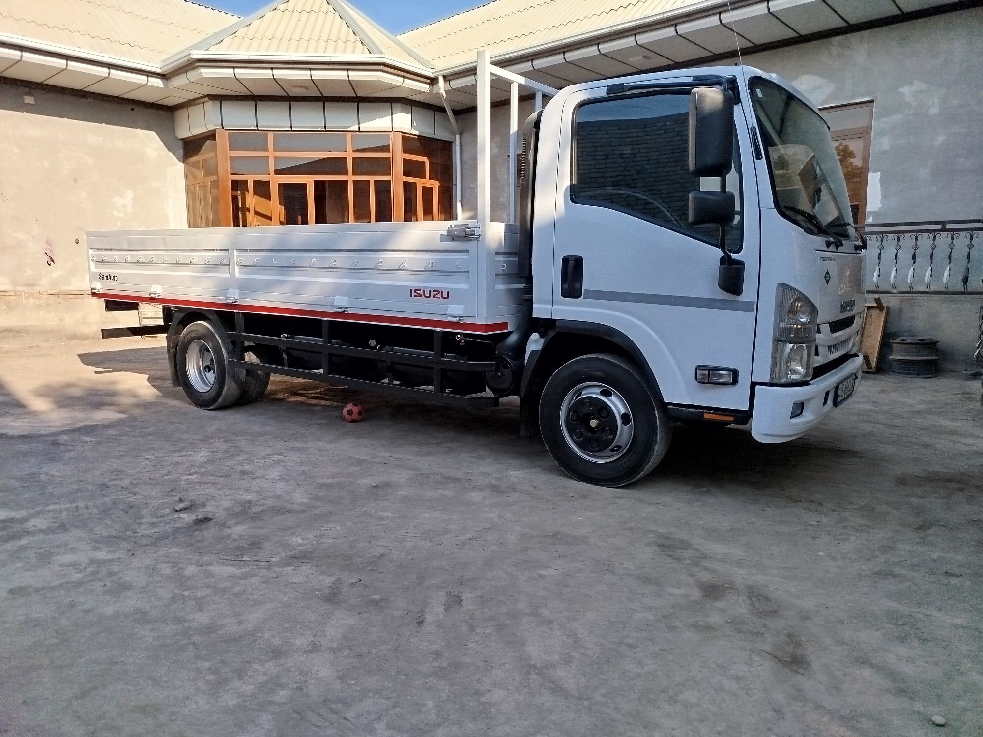 Isuzu avtobusdan yasalgan 2009 yil