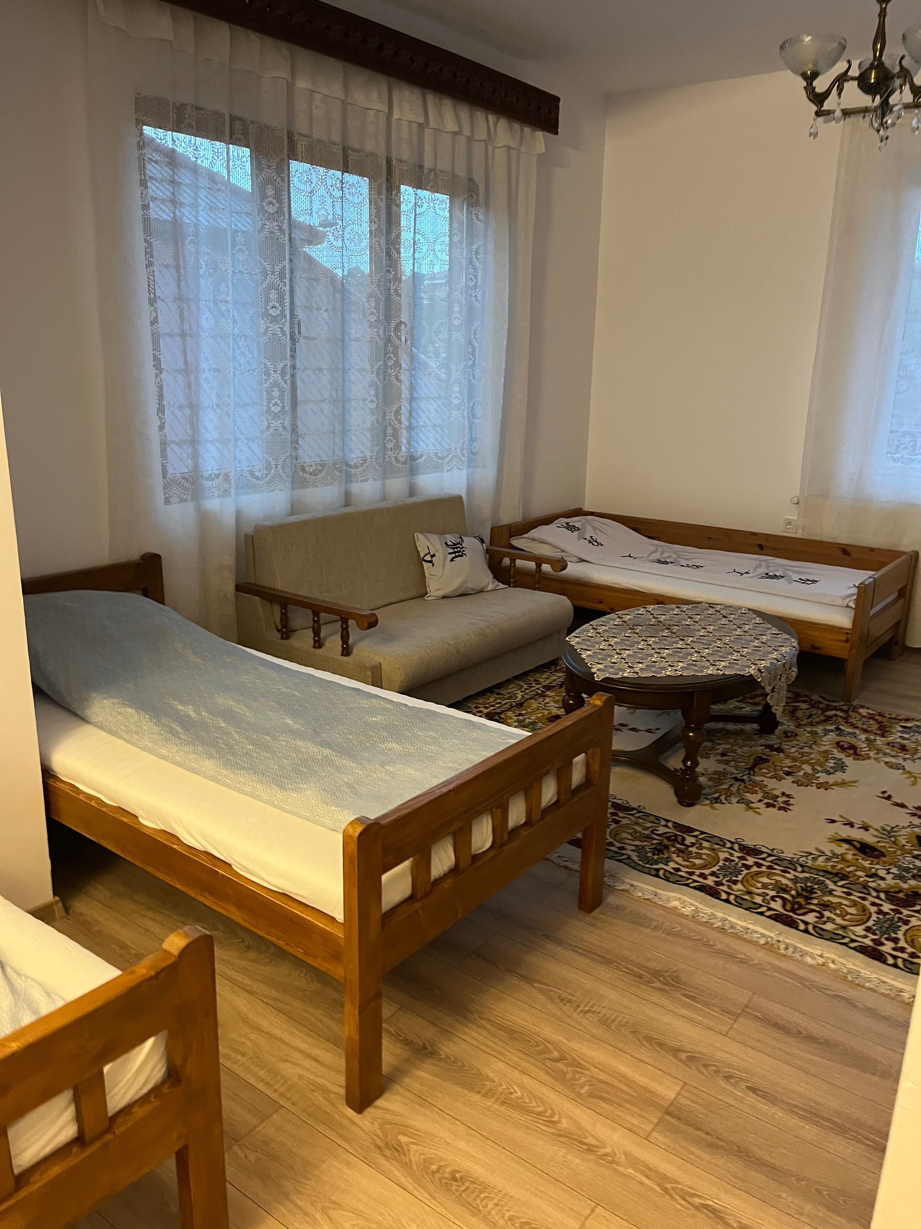 Casă de inchiriat