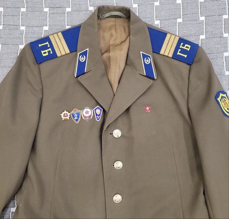 Китель КГБ СССР и шинель КГБ СССР солдата