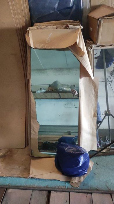 Продам зеркала, новые в упаковке, в колличестве 100 штук.