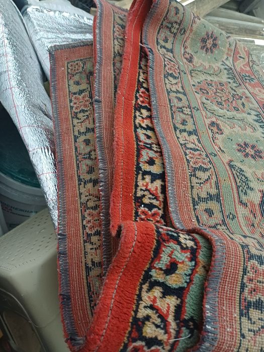 Продам ковер отличный тяжолый 2 на 3метр,10000тг